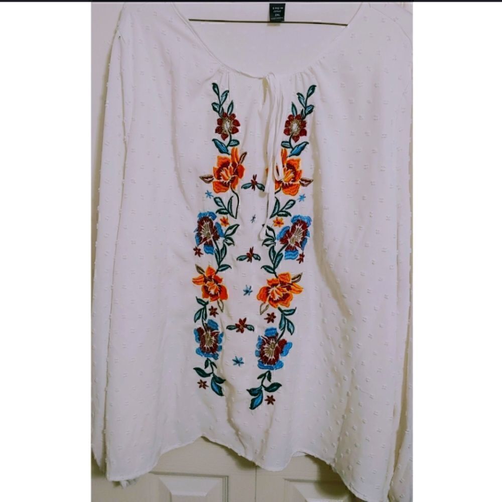 Women's Floral Print White Long Sleeved Top w Drawstring Neck NWOT Never Worn 3X